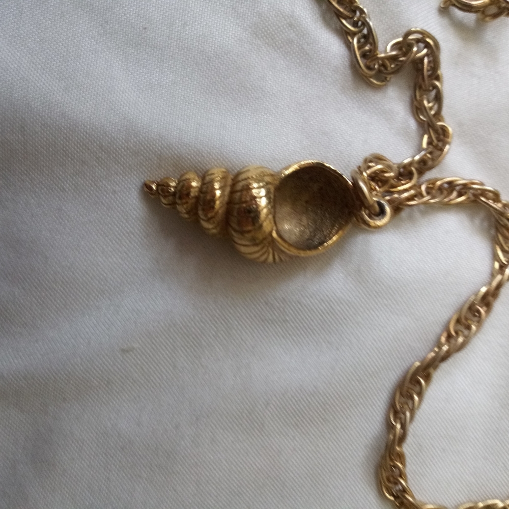 Gold seashell necklace